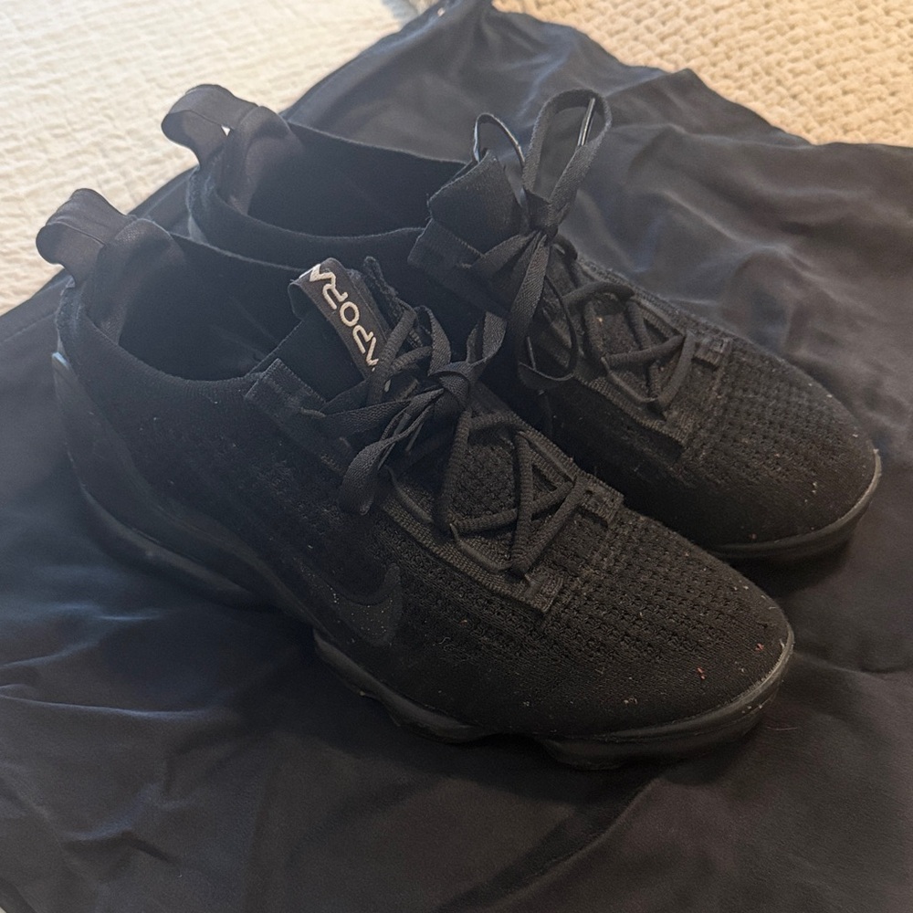 Nike Black Knit Women's Sneakers